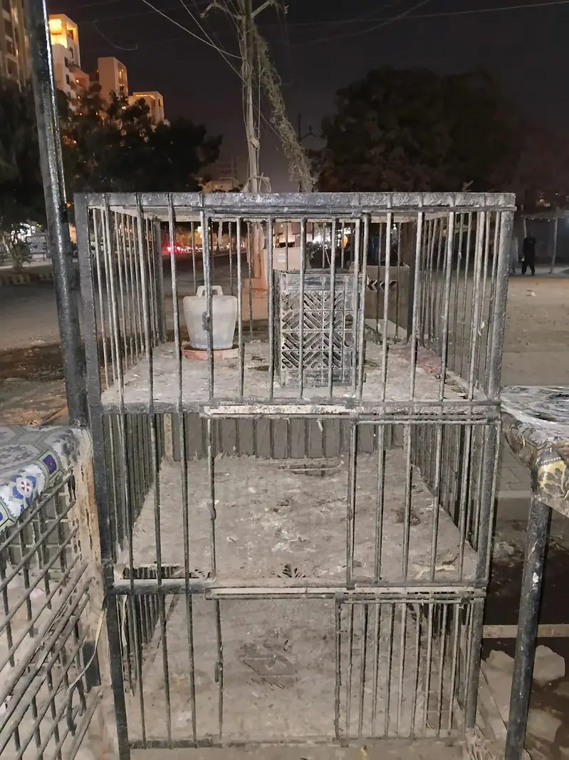 iron cage for sale 10/10 condition — photo 3
