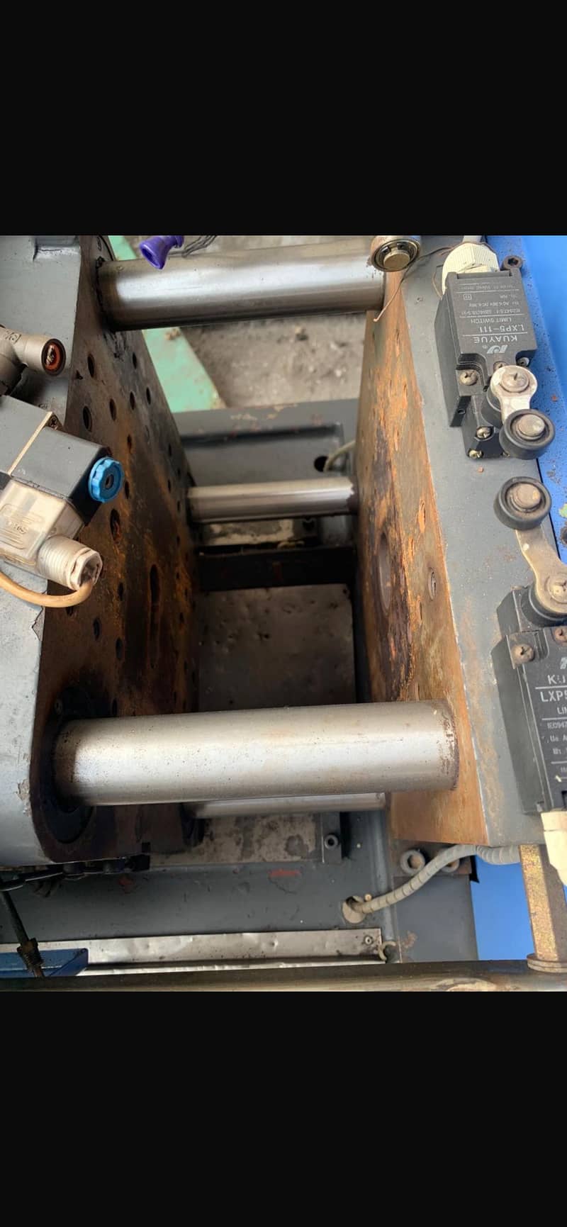 Injection molding machine 3