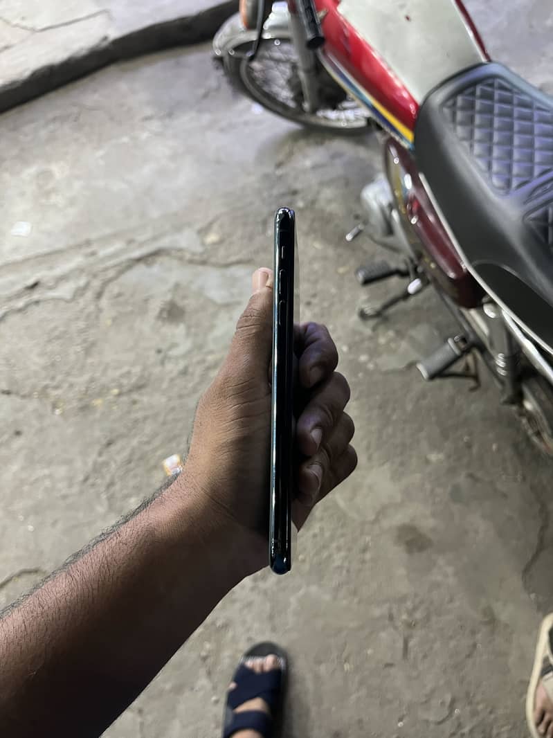 Apple iPhone 11 Pro Max 1