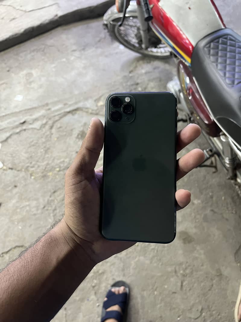 Apple iPhone 11 Pro Max 3
