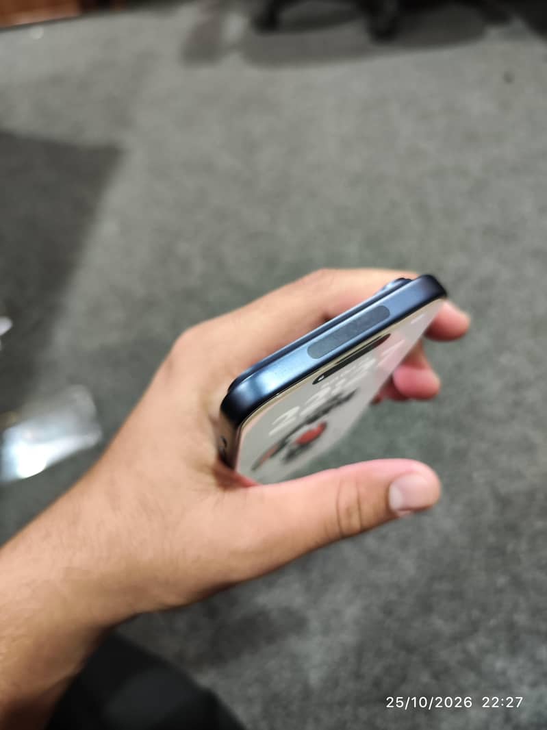 Apple iPhone 17 Pro Max 4