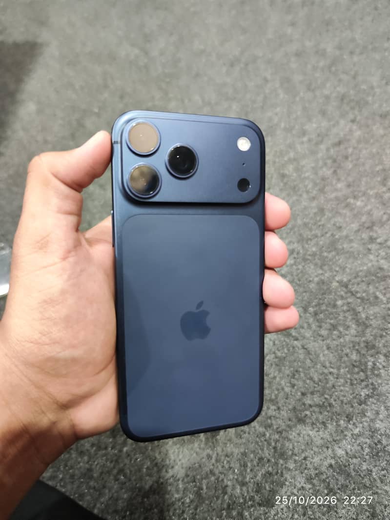 Apple iPhone 17 Pro Max 7
