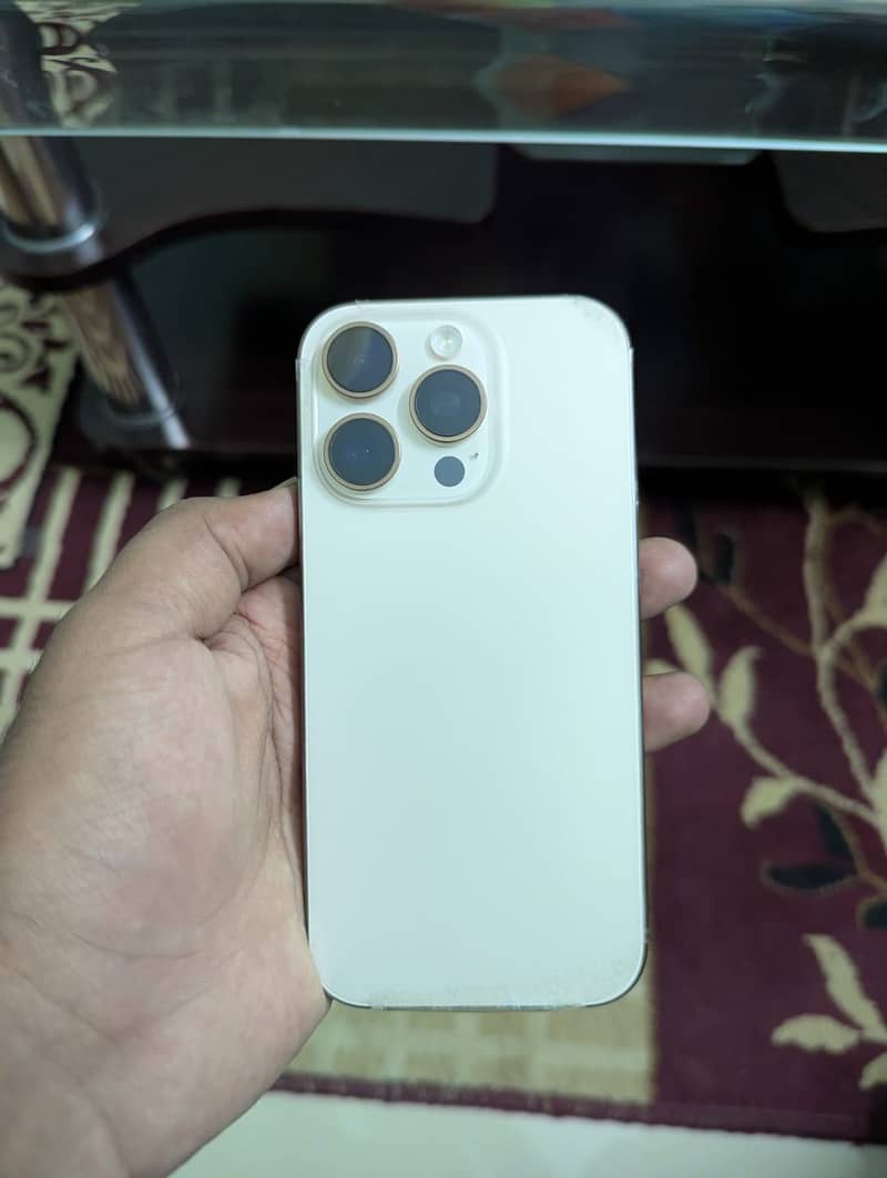 Apple iPhone 16 Pro 2