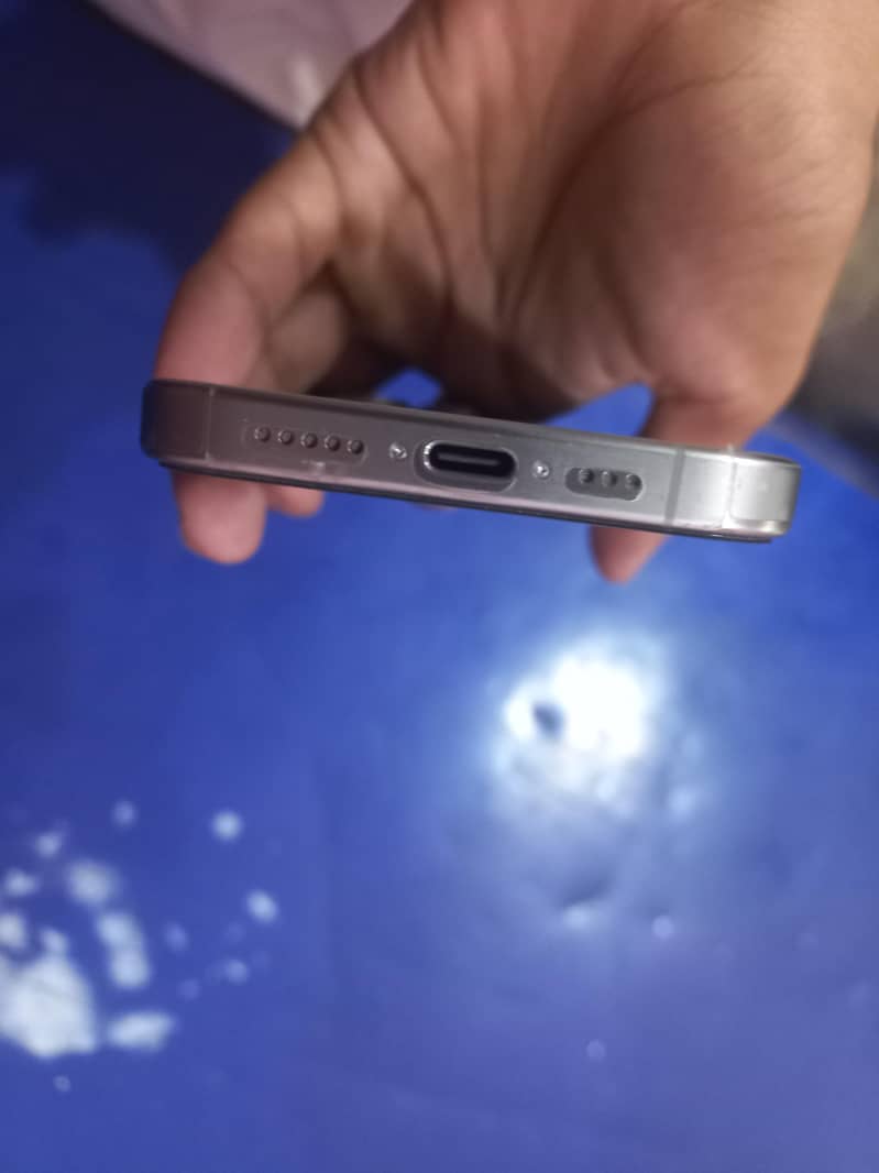 Apple iPhone 15 Pro 2