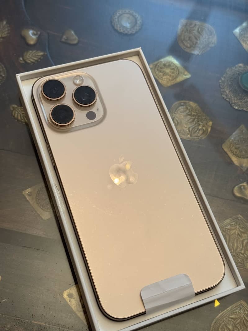 Apple iPhone 16 Pro Max 0