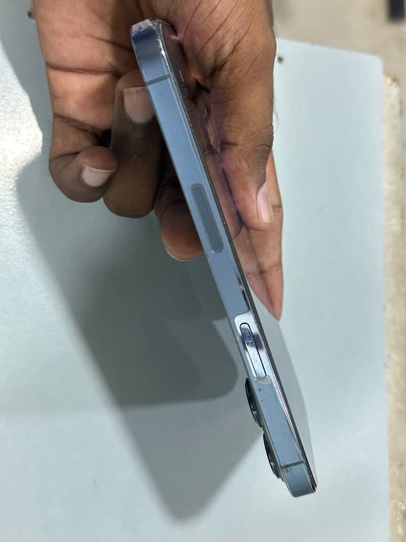 Apple iPhone 13 Pro 2