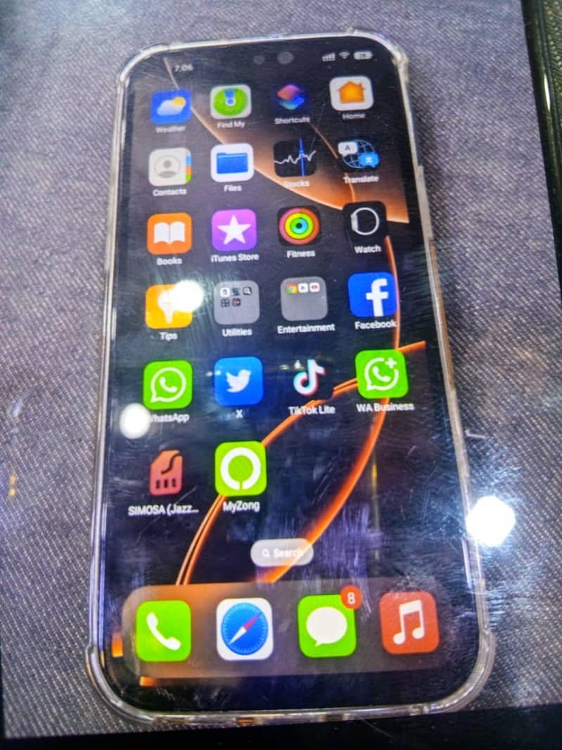 Apple iPhone 16 Pro Max 4