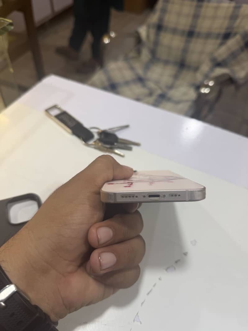 Apple iPhone 13 1