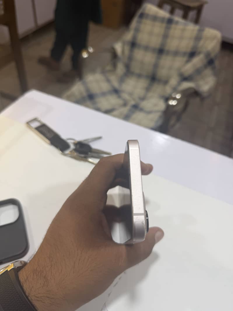 Apple iPhone 13 3