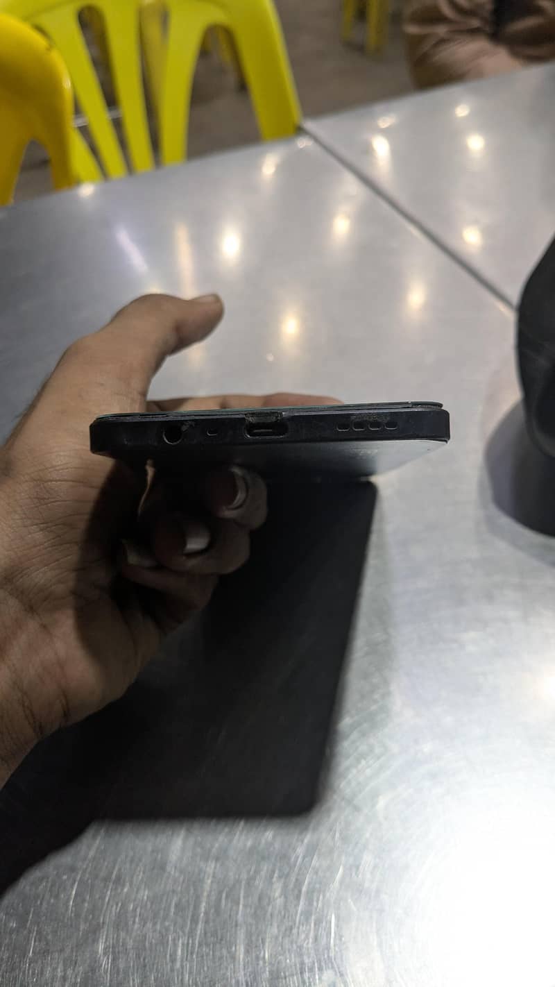 Realme C53 4