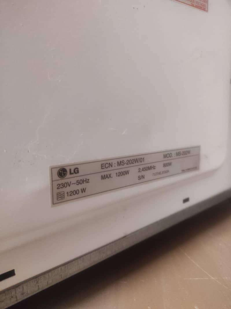 LG Microwave 2