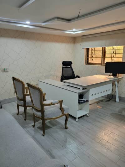 brand new workstations interwood