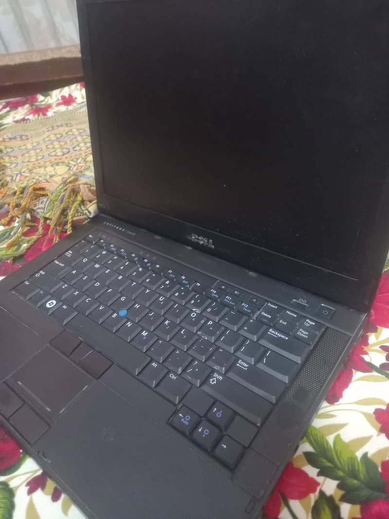 Dell Latitude E6410 0