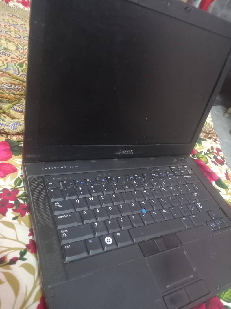 Dell Latitude E6410 1
