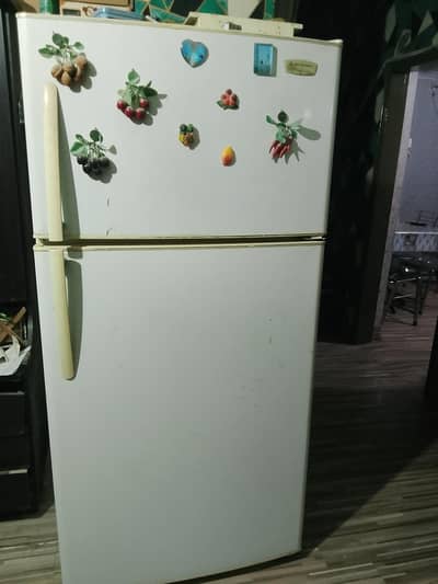 kelvinator defrost fridge with freezer