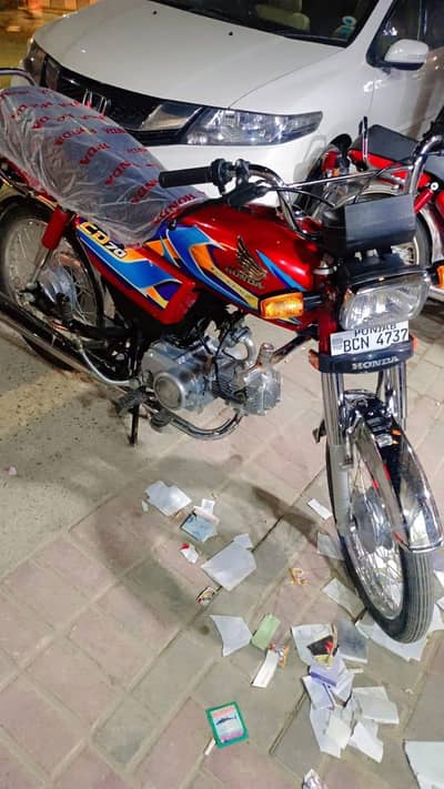 Bike BILKUL New ha koi masla ni ha. Phone 0371.4470208