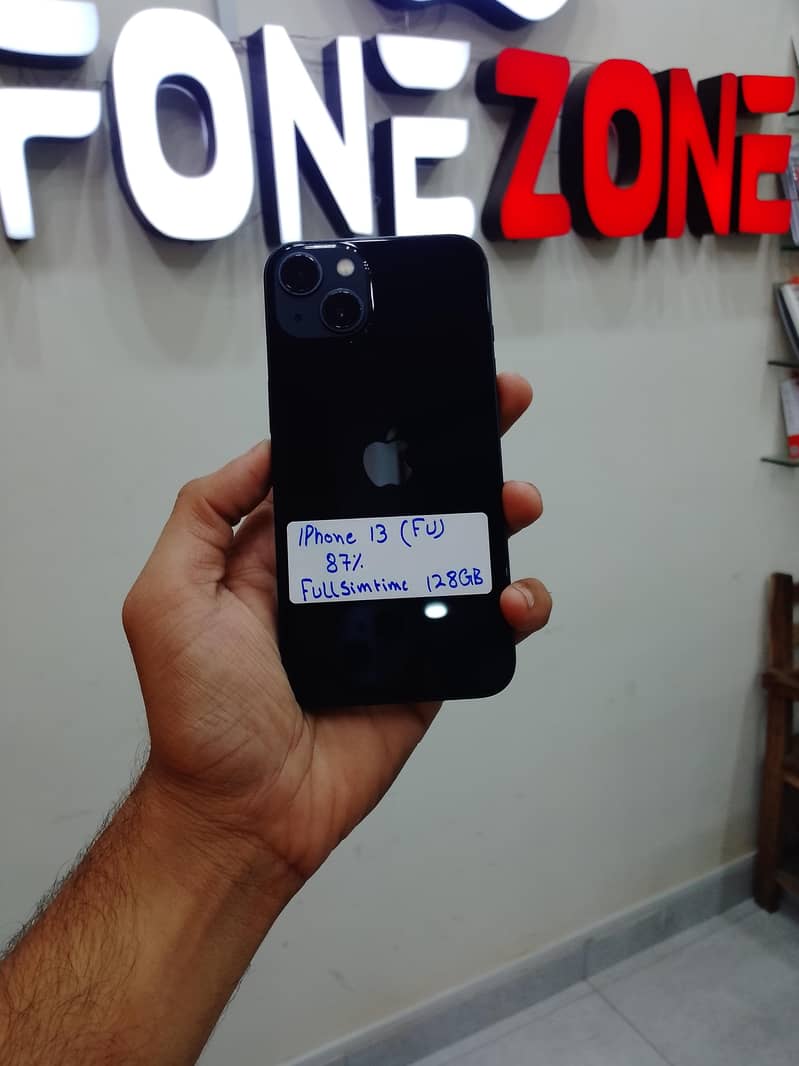 Apple iPhone 13 2