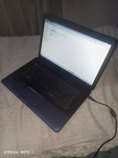 HP 2000 Laptop 4GB 320GB