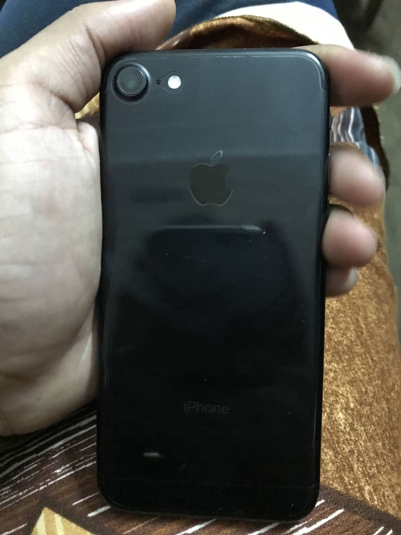 Apple iPhone 7 1