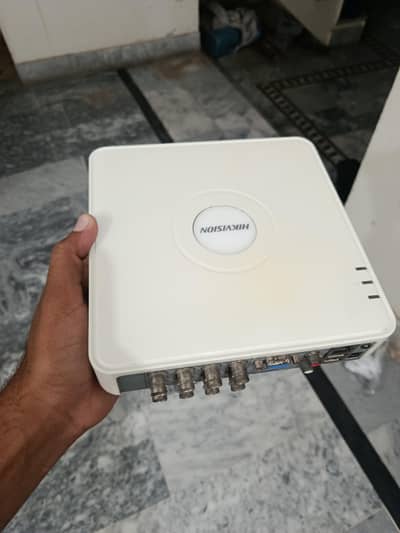 Hikvision DVR 8 Channel's