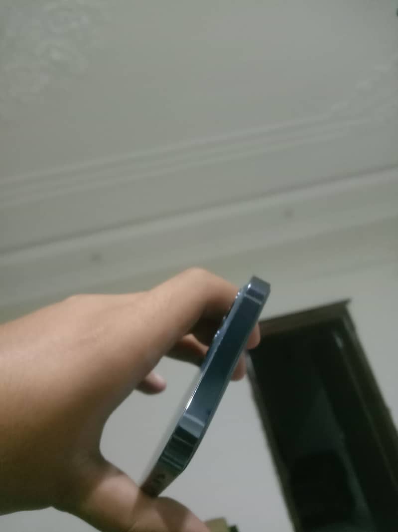Apple iPhone 12 Pro 4