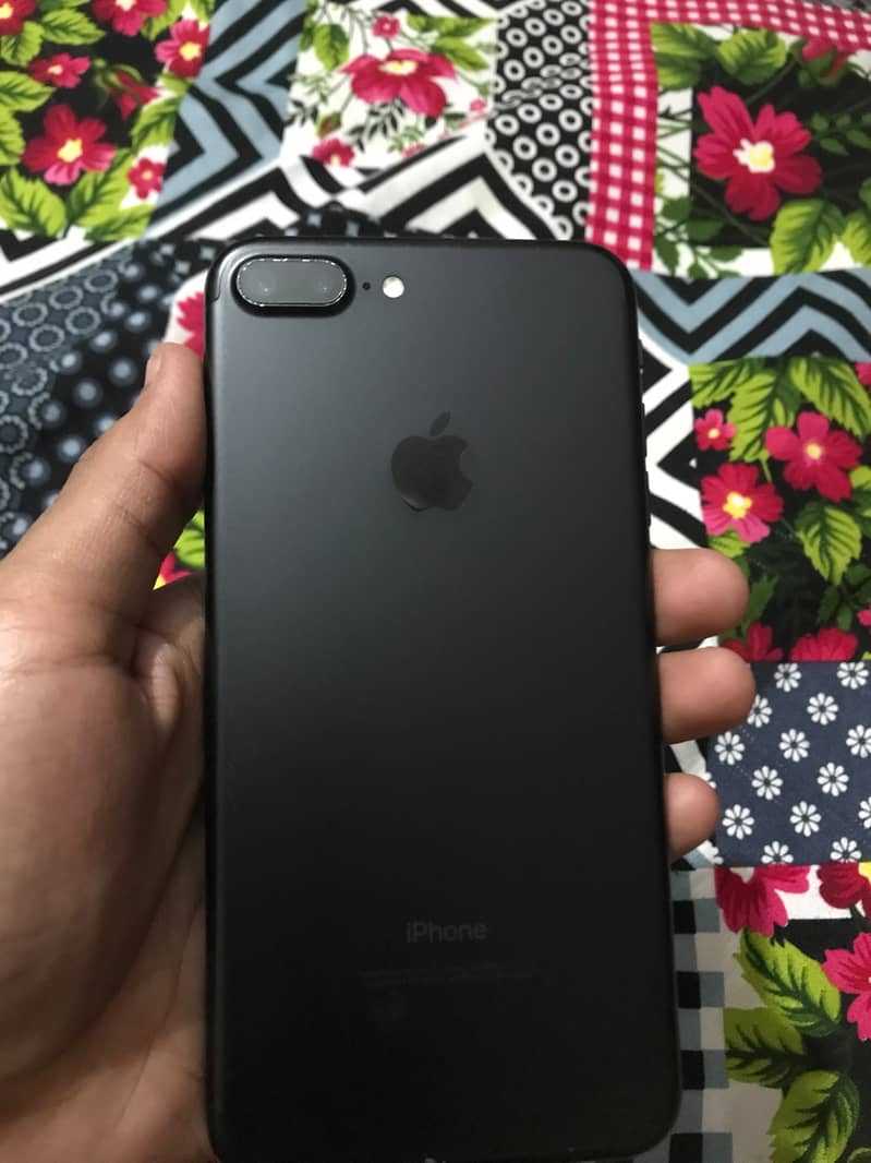 Apple iPhone 7 Plus 0