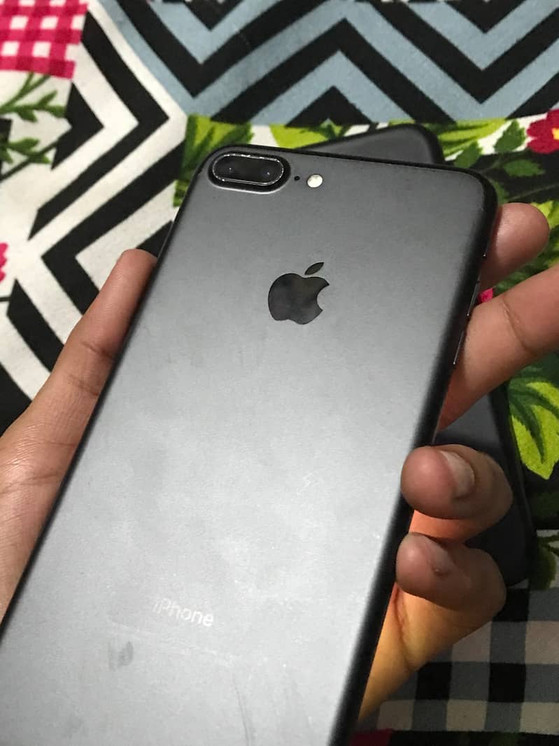 Apple iPhone 7 Plus 4