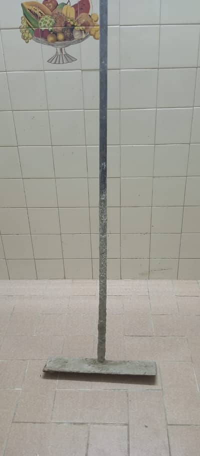 Heavy-Duty Iron Concrete Self-Leveling Tool