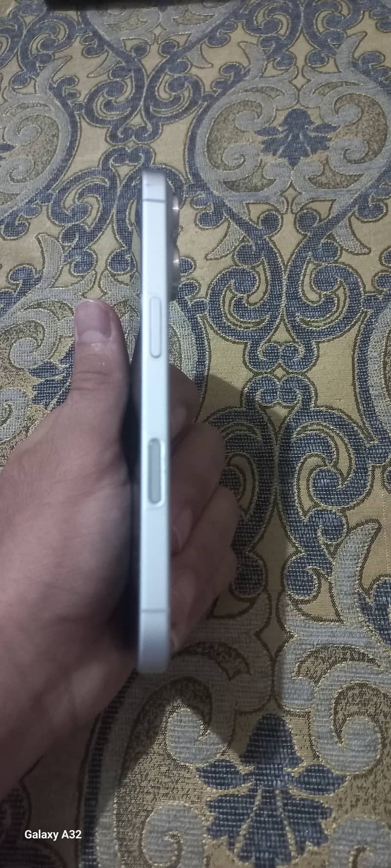 Apple iPhone 16 1