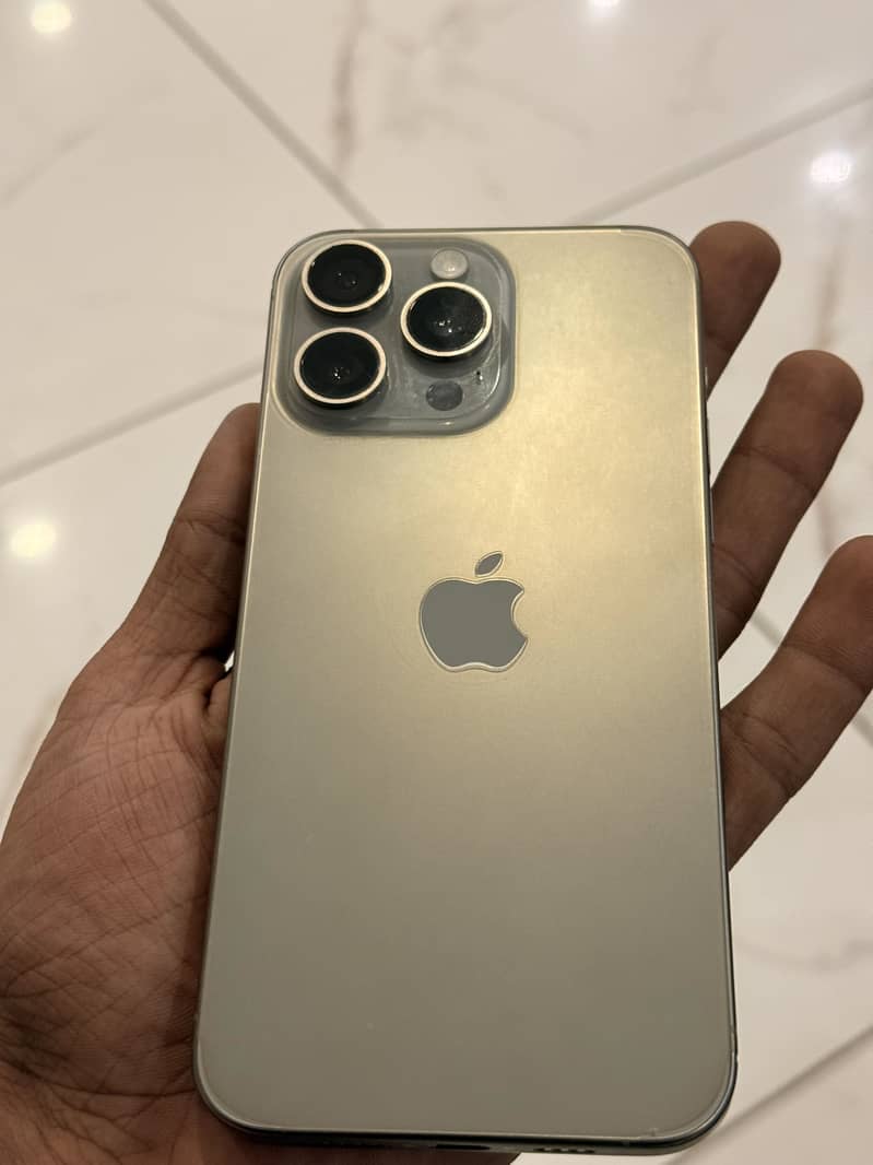 Apple iPhone 15 Pro Max 1