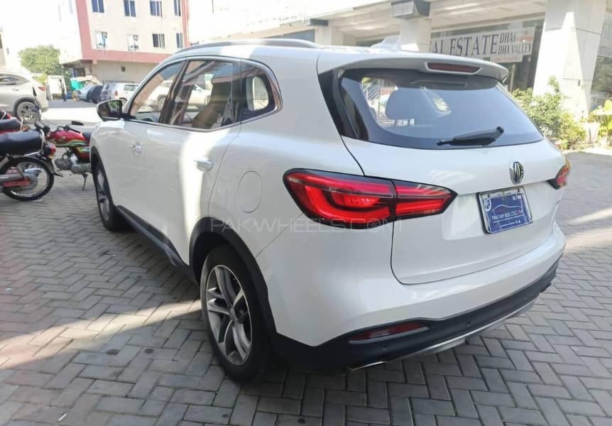 MG HS 2021 1