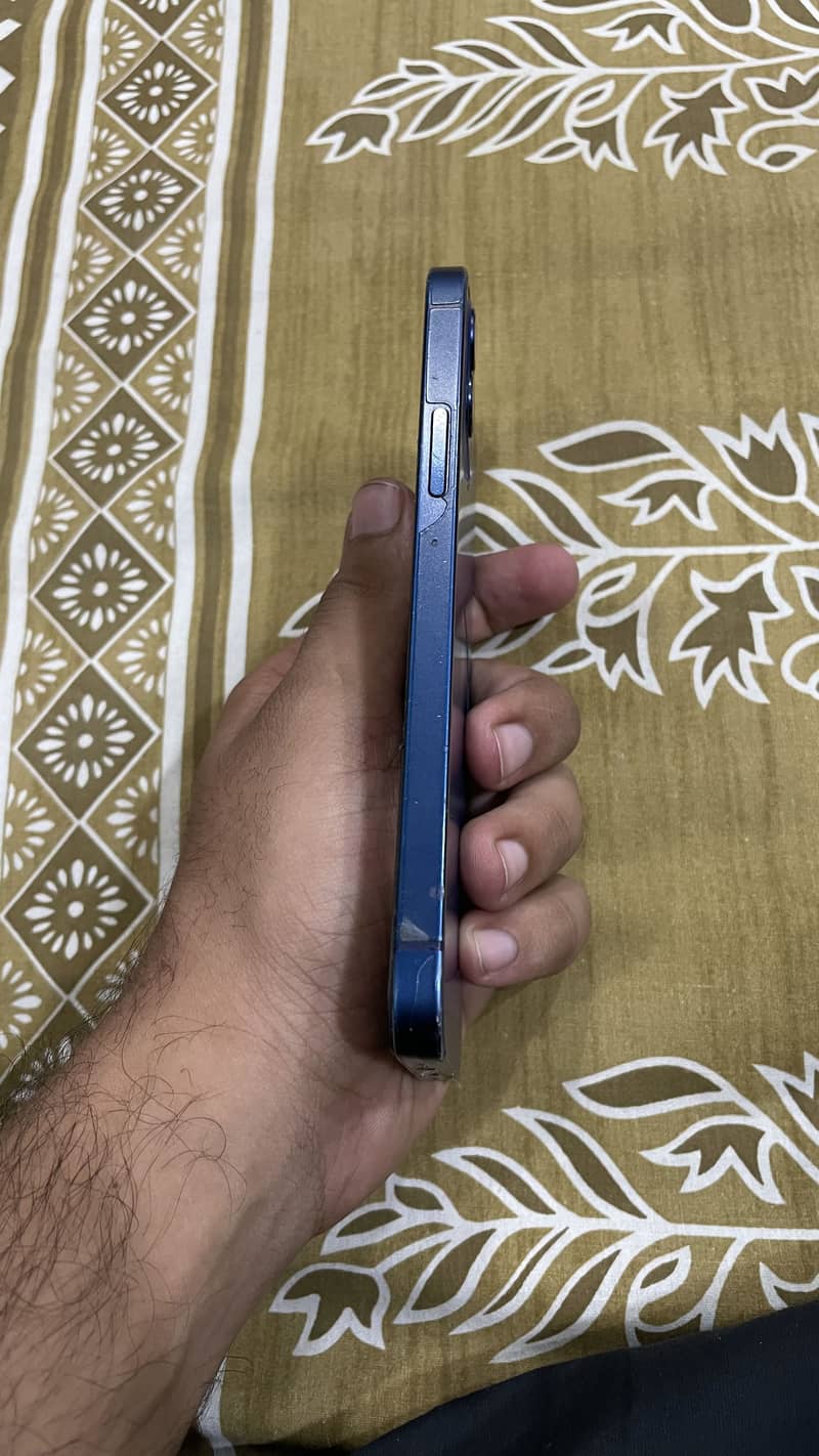 Apple iPhone 12 2