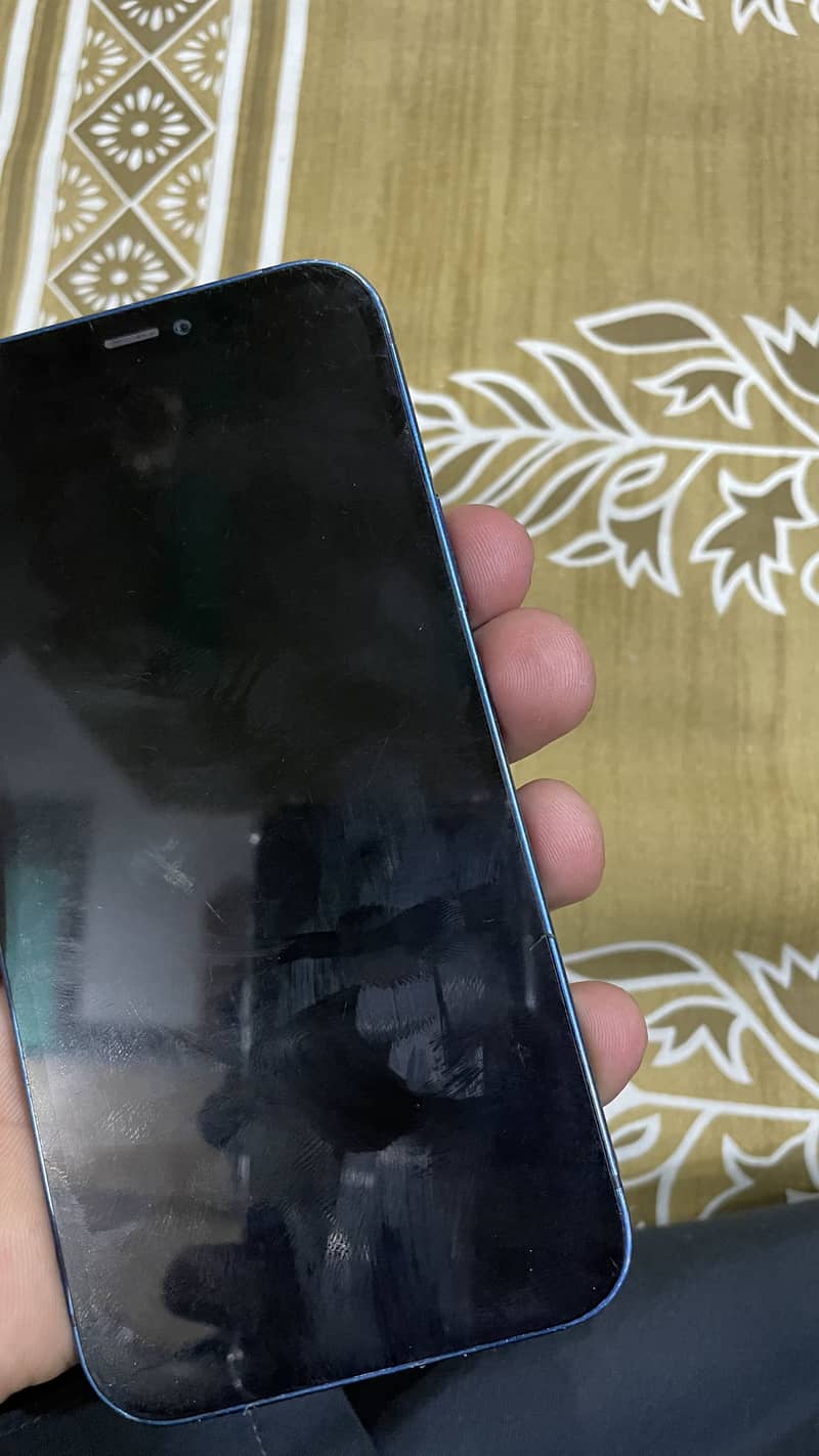 Apple iPhone 12 6