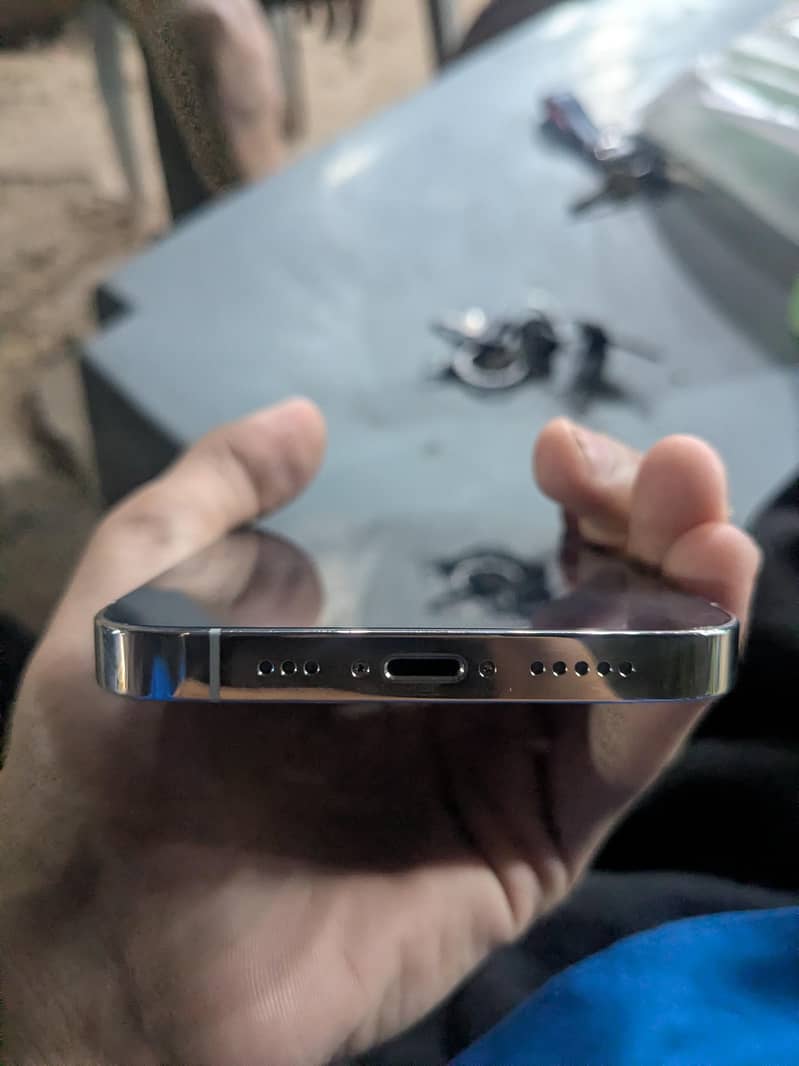 Apple iPhone 13 Pro 4