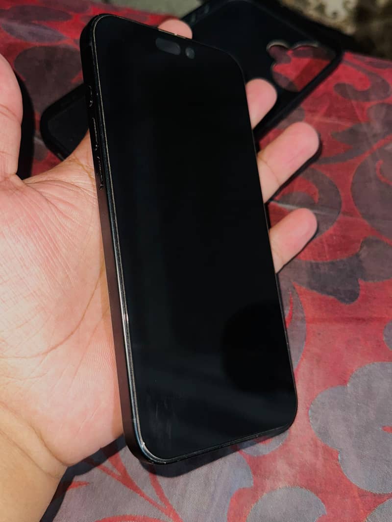 Apple iPhone 16 Plus 1