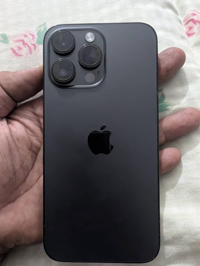 Apple iPhone 14 Pro Max 1