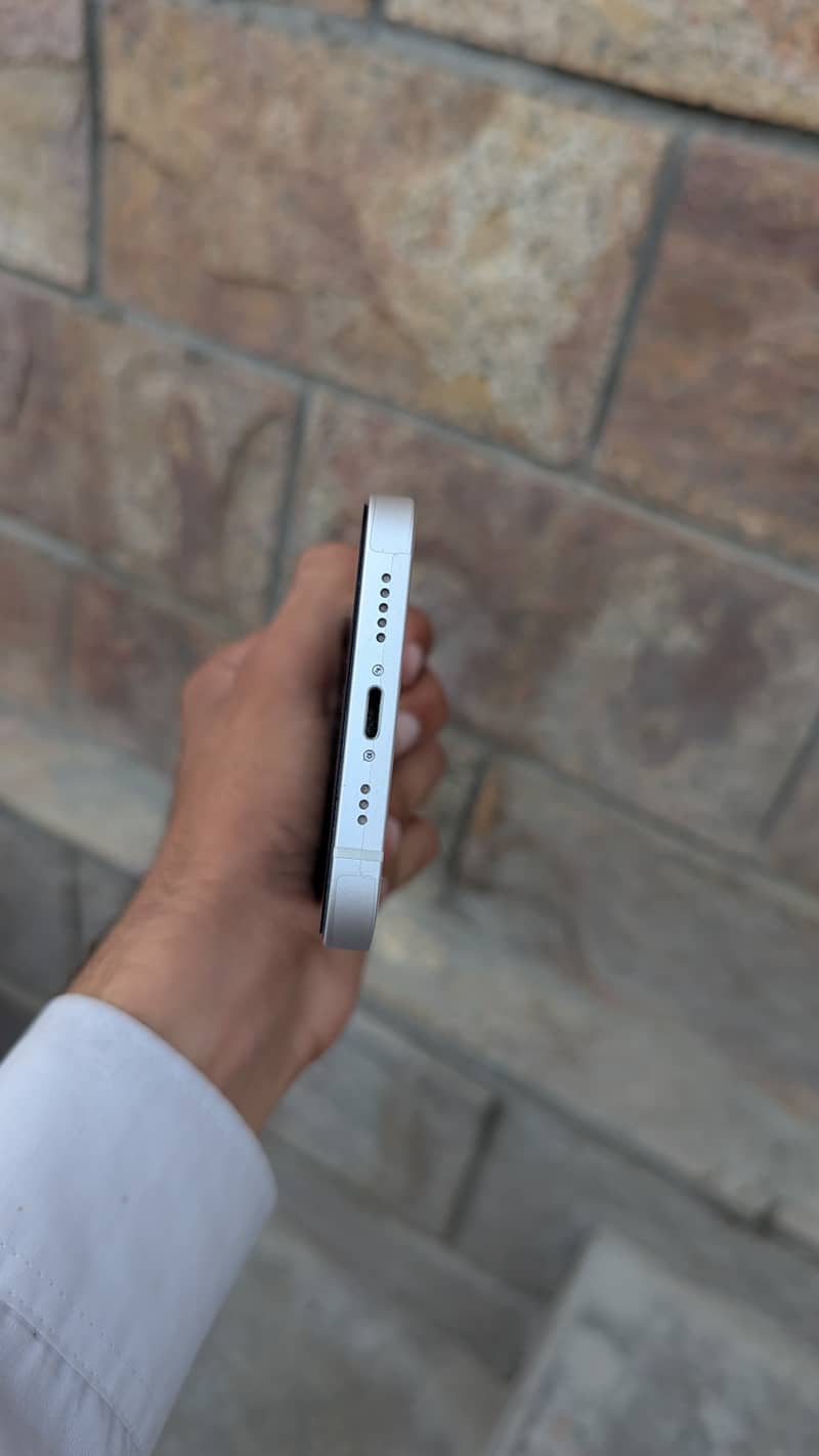 Apple iPhone 12 2