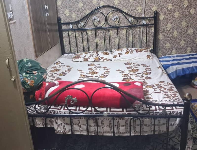 Iron Bed 0