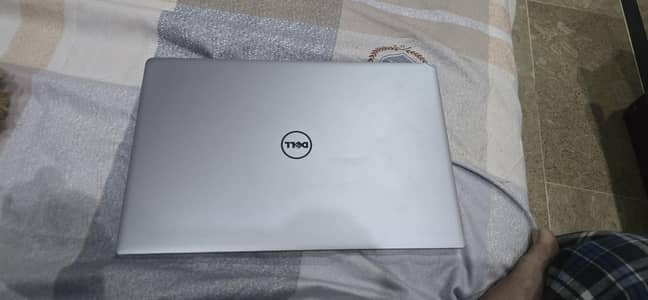 LAPTOP DELL CORE  I 5 7TH GENERATION