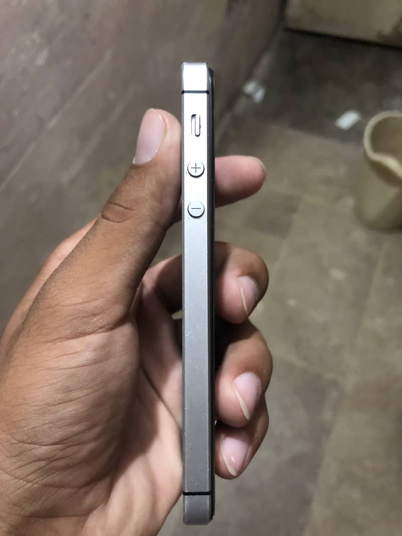 Apple iPhone se 2016 6
