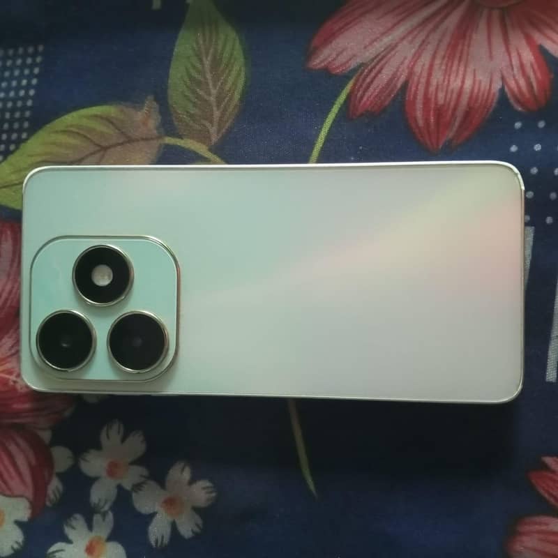 Tecno Spark 20 0