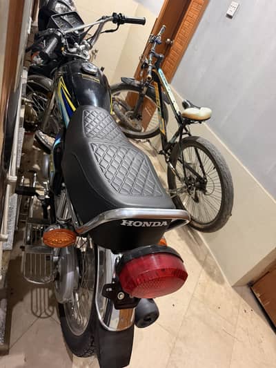Honda CG 125 26 model black colour applied for