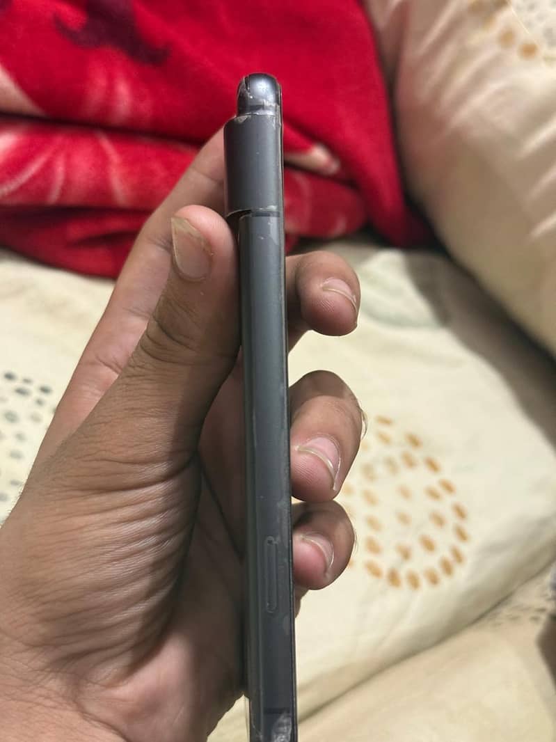 Google Pixel 8 4