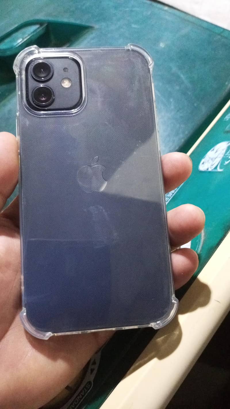 Apple iPhone 12 4