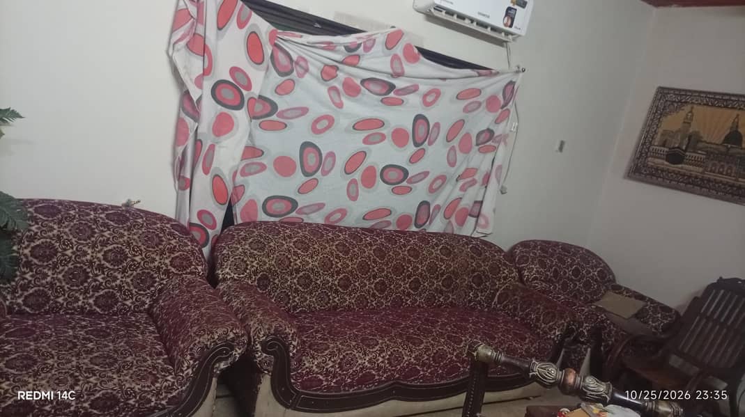 5 seater counch/ sofa 0