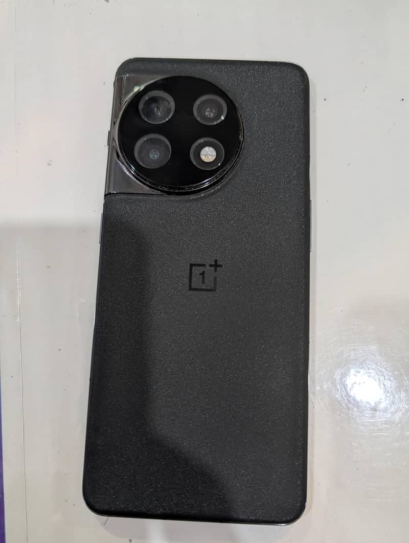 One Plus 11 5G 2