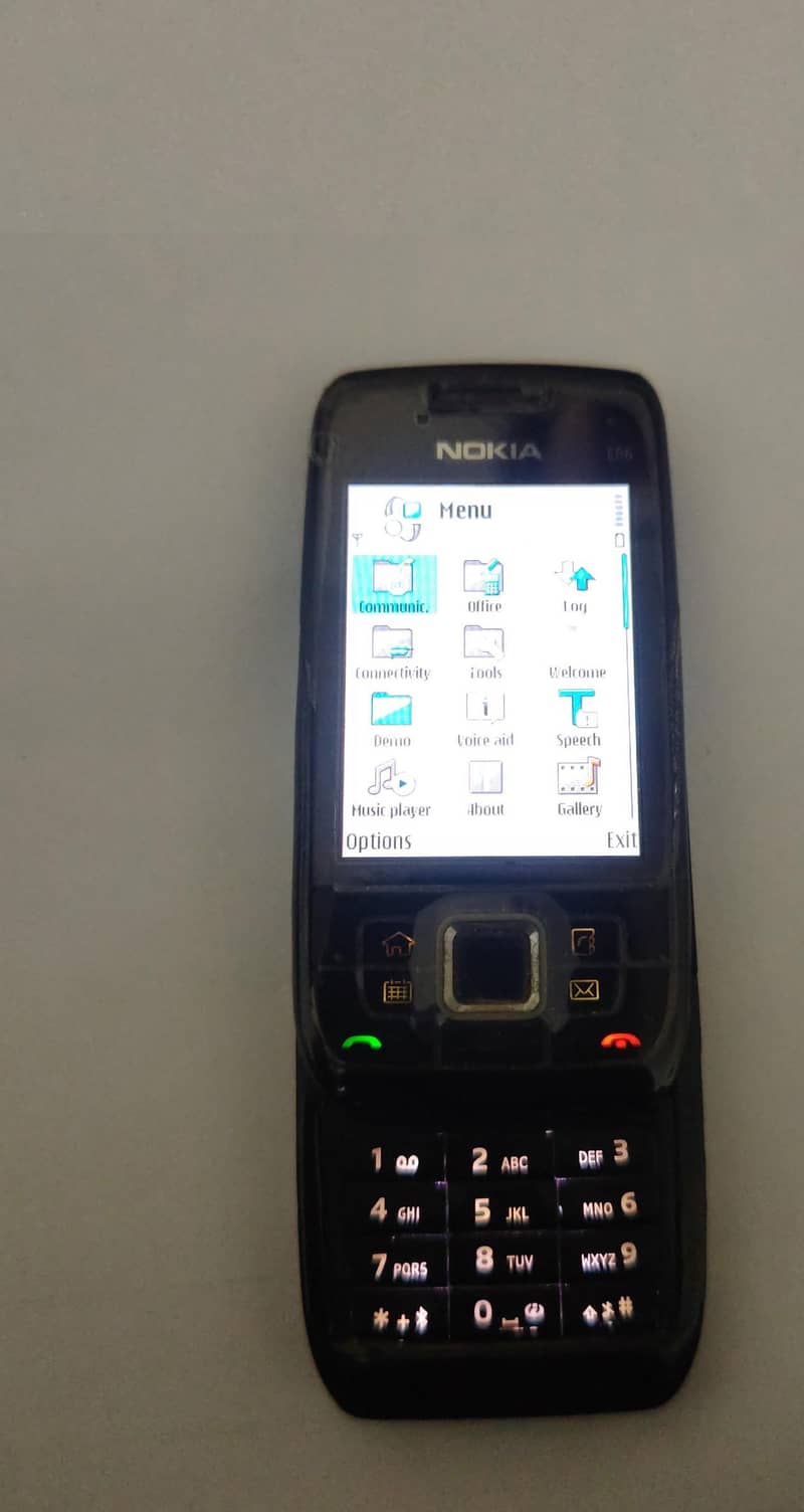 Nokia E66 3