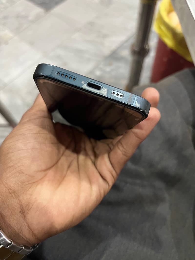 Apple iPhone 13 1