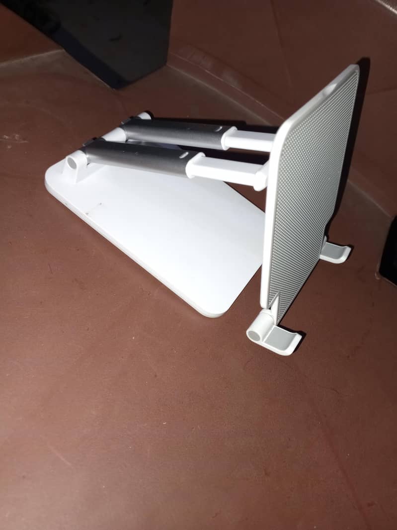 tablet and mobile stand 3