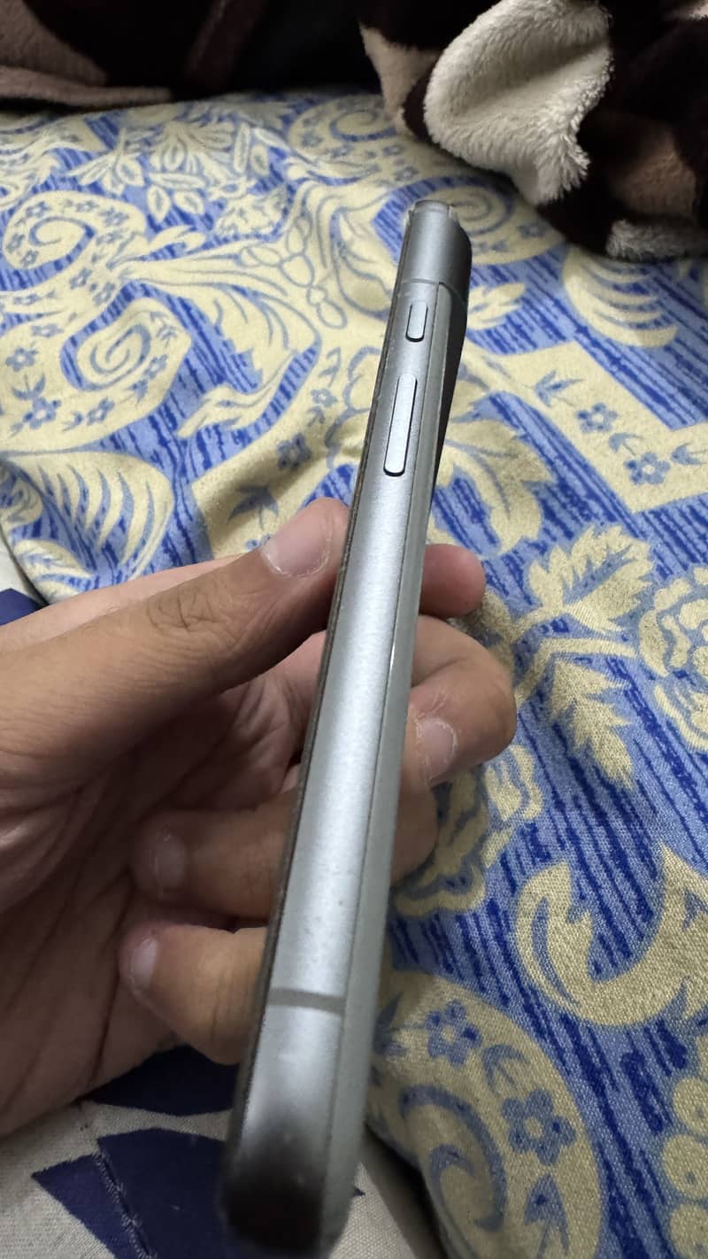 Google Pixel 8 3
